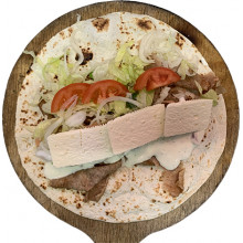 Kebab mit Schafskäse im Fladenbrot